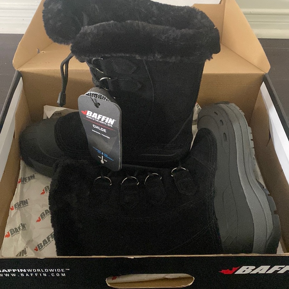 BRAND NEW Baffin Chloe Winter Sports Boot Women’s size 7 Black